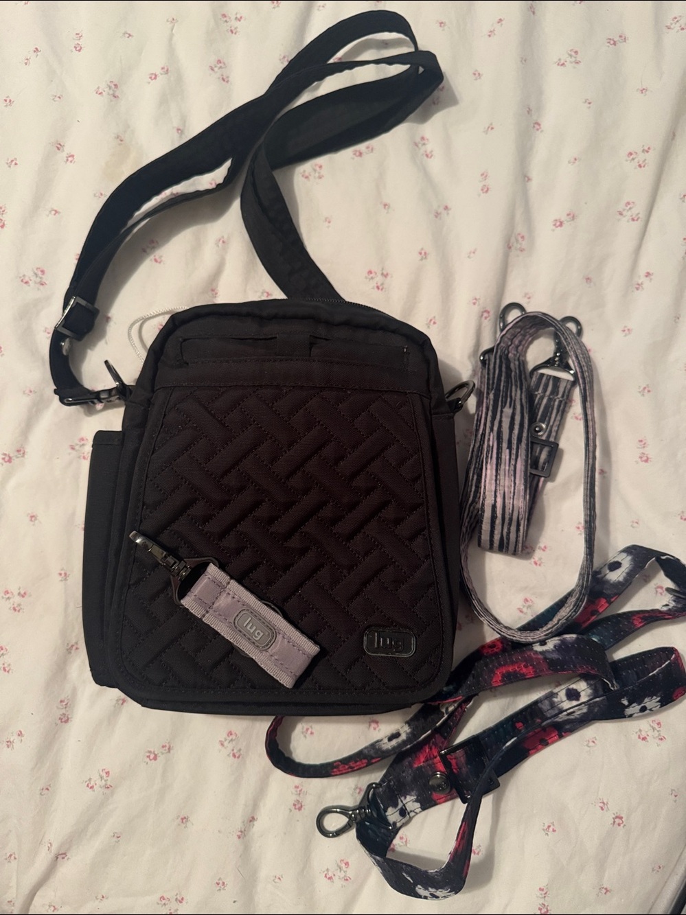 EUC LUG FLAPPER BUNDLE W/3 Crossbody Straps and 1 LUG Key Fob!